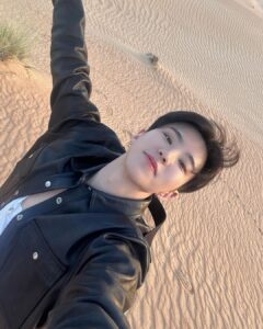 Hoshi Instagram - 🏜️ 🎲👑 #브로앤마블