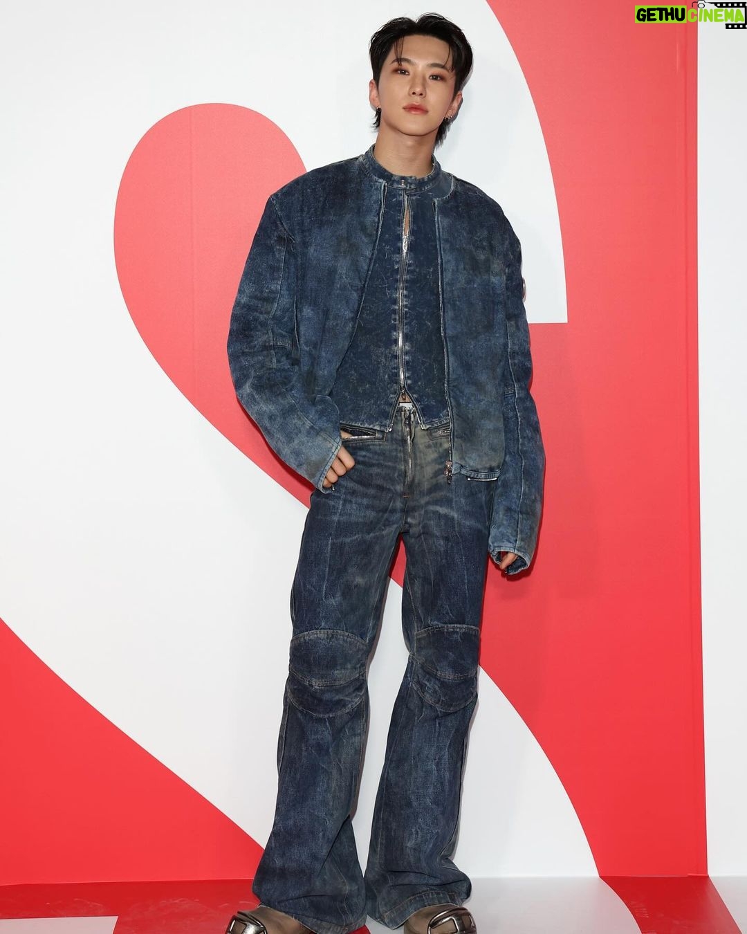 Hoshi Instagram - @diesel @glennmartens #DieselFW24