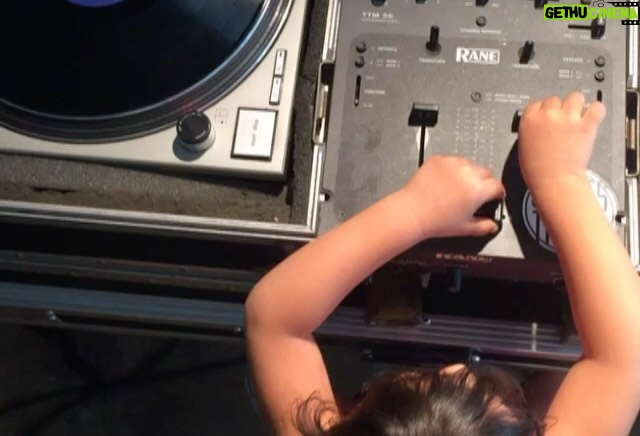 House Shoes - 1.6K Likes - Even more dj stuff. #nationaldjday