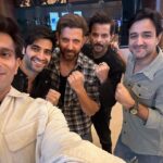 Hrithik Roshan Instagram – Fighters Day at the movies 🍿 🎥 

#Fighter @iamksgofficial @akshay0beroi