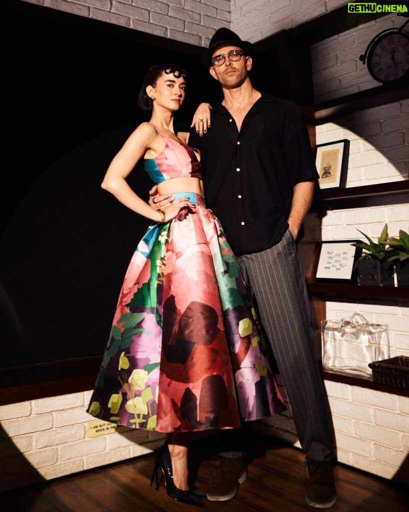 Hrithik Roshan Instagram - Dressed for BIG cinema! 💃🕺🏻 #Archies