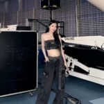 Hua Chen Instagram - 剛滿18歲的我 今年cos一個辣妹 不為過吧🫧🖤 那天的穿搭 好看到我要給他一個版面(⁎⁍̴̛ᴗ⁍̴̛⁎) 最近喜歡上 @synusxconcept 又辣又甜🫶🏻🫶🏻🫶🏻