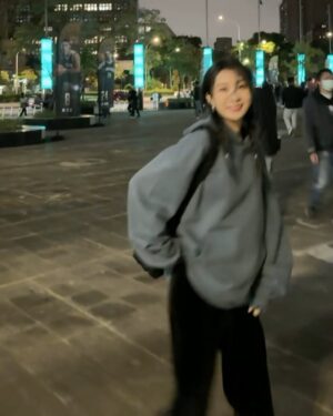 Hua Chen Instagram - 🎧🌟🤍
2024等我新專輯～（誇下海口）
哈哈哈哈哈哈哈哈你們耳朵準備好了嗎