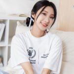 Hua Chen Instagram – 最近我在思考,關於那些小改變能給生活帶來的大影響!
可能只有少數人知道,我高中的時候戴過牙套。整齊的牙齒不僅給我更美的笑容,也讓我更有自信。不過事隔多年,我偶爾會偷偷想,如果我乖乖戴維持器更整齊一些會不會更好看?嘿嘿
因為工作常常需要拍照,不太可能再戴之前的大鋼牙,隱形牙套就成為我的首要考量,戴上後超級隱形,而且舒適貼合不會刮傷口腔。很無痛變美的感覺!
之前我曾經合作過Zenyum綻雅隱形牙套,當時我就對他們的價格透明度印象深刻,有三種牙套方案都是均一價格,沒有那些讓人頭疼的隱藏費用~而且他們的線上評估超方便,不用跑去診所,坐在家裡就能搞定初步評估,確認適合配戴再到診所給專業醫師看診。對於我這種有時候懶得出門的人來說,這個真的太貼心了!哈哈
全民一起好看起來🤞🏻
可以限動點擊連結線上評估呦💖🫶🏻
@zenyum.tw #Zenyum #SmileMore #綻雅台灣