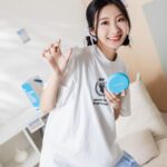 Hua Chen Instagram – 最近我在思考，關於那些小改變能給生活帶來的大影響！
可能只有少數人知道，我高中的時候戴過牙套。整齊的牙齒不僅給我更美的笑容，也讓我更有自信。不過事隔多年，我偶爾會偷偷想，如果我乖乖戴維持器更整齊一些會不會更好看？嘿嘿

因為工作常常需要拍照，不太可能再戴之前的大鋼牙，隱形牙套就成為我的首要考量，戴上後超級隱形，而且舒適貼合不會刮傷口腔。很無痛變美的感覺！

之前我曾經合作過Zenyum綻雅隱形牙套，當時我就對他們的價格透明度印象深刻，有三種牙套方案都是均一價格，沒有那些讓人頭疼的隱藏費用～而且他們的線上評估超方便，不用跑去診所，坐在家裡就能搞定初步評估，確認適合配戴再到診所給專業醫師看診。對於我這種有時候懶得出門的人來說，這個真的太貼心了！哈哈

全民一起好看起來🤞🏻
可以限動點擊連結線上評估呦💖🫶🏻

@zenyum.tw #Zenyum #SmileMore #綻雅台灣