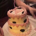 Hua Chen Instagram – 我對這件帽踢的喜愛程度已經連續穿了五天
哈哈哈哈哈哈哈 還是香香的呦 顆顆~~
1/27紅白見了~各位🩷🤞🏻除夕夜也會見沒事的😚