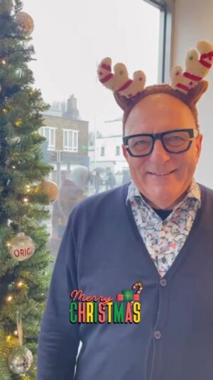 Hugh Wallace Instagram - Merry Christmas everyone. Wishing you all a wonderful holiday.