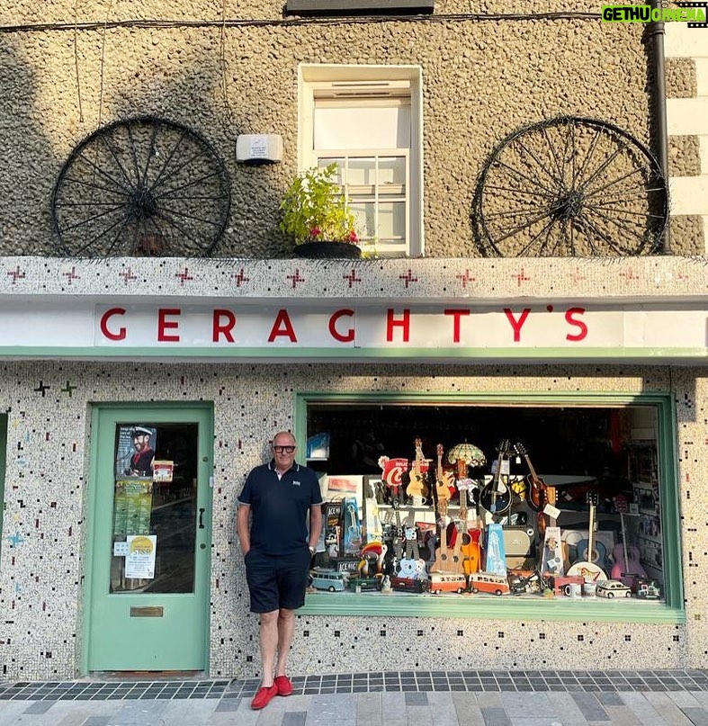 Hugh Wallace Instagram - Great trip to Carrick on Shannon Lots of work on the public realm distinctive and unique public places that invite use and activity. Wonderful planting & lovely local shops and cafes to explore. Terrific food in The Oarsmen @theoarsmancarrick Loved the fact that it has a super selection of best of Irish products for sale. #carrickonshannon #leitrim #lovelyleitrim Carrick On Shannon