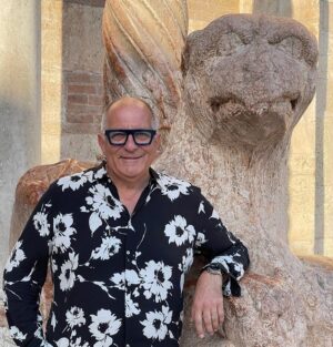 Hugh Wallace Instagram - Amazing architecture & temples in Verona dating back centuries.
#architecture #romanarchitecture
