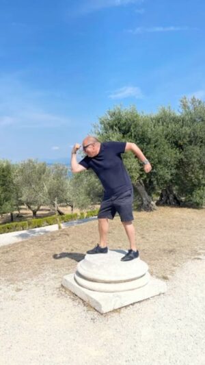Hugh Wallace Instagram - Wonderful day exploring Roman architecture, we went early to get ahead of the crowds & beat the heat!
#holidays #italy