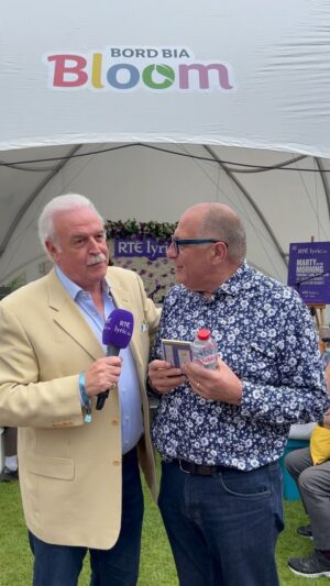 Hugh Wallace Instagram - Marty Whelan live on @rtelyricfm tells me he won’t let @amanda_bone_architects or I into his house at @bordbiabloom today.
#boardbiabloom #garden #lyricfm @rtehomeoftheyear