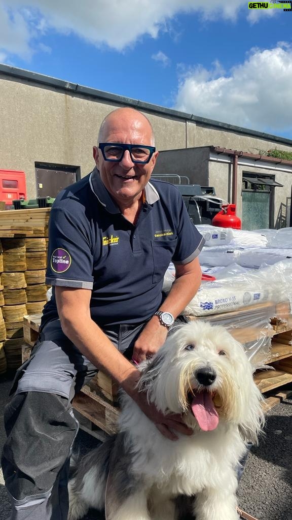 Hugh Wallace Instagram - I am in @johnstownbridge_hardware chatting with the Grevilles and meeting everyone including the @duluxirl dog. Come on down and say hello! Johnstown Bridge