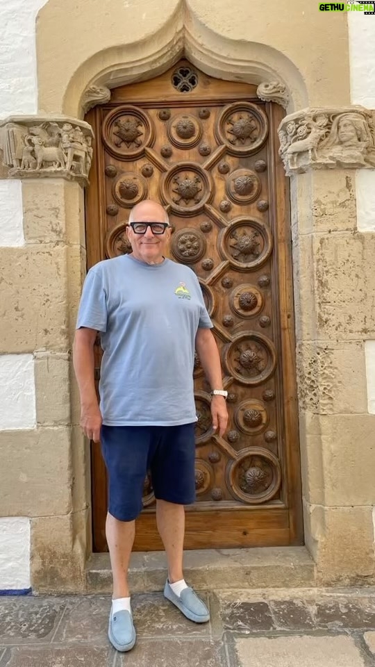 Hugh Wallace Instagram - Yesterday I visited the Museu del Cau Ferrat & Museu de Maricel a must go, to see the wonderful collection. Sitges, España
