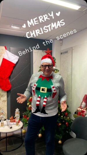 Hugh Wallace Instagram - That’s a wrap!
Wishing you all a very Happy Christmas. 
#christmasjumperday