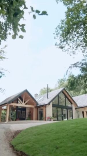 Hugh Wallace Instagram - A little sneak peek of what’s to come on @rtehomeoftheyear #irishhomes #irisharchitecture #irishinteriors #homeandinterior