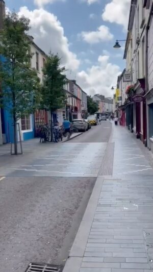 Hugh Wallace Instagram - Who doesn’t love a visit to Clonakilty? Filled with independent retailers, proudly showcasing their unique products lots produced locally. #buyirish #cork #clonakilty