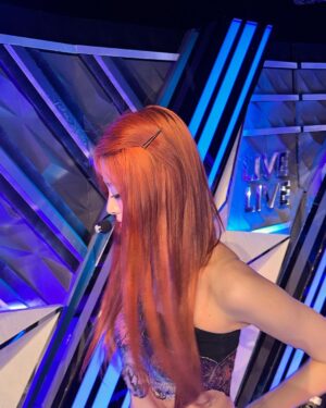 Huh Yun-jin Instagram - 🦋