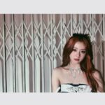 Huh Yun-jin Instagram - quick whats 2x4! Happy New Year