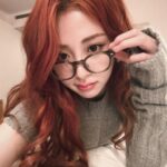 Huh Yun-jin Instagram - 4eyes