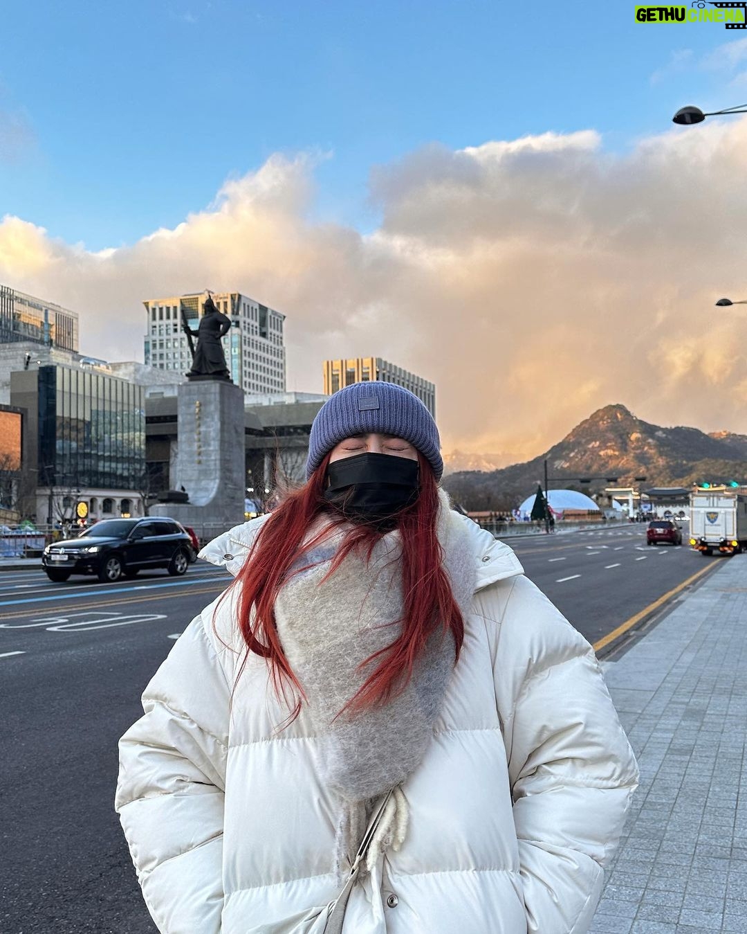 Huh Yun-jin Instagram - 과거에 대한 기억을 즐길 수 있다면 인생을 두 번 사는 것이다