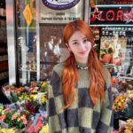 Huh Yun-jin Instagram - 피어나도록