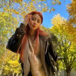 Huh Yun-jin Instagram - tree hugger