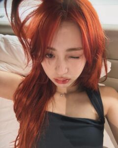 Huh Yun-jin Instagram - 쪽!