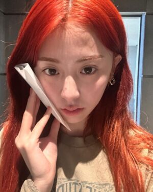 Huh Yun-jin Instagram - 사랑(니)을 구해라..!
