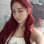 Huh Yun-jin Instagram - 백(설 + 조)