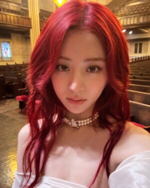 Huh Yun-jin Instagram - because i made it look easy