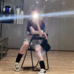 Huh Yun-jin Instagram - easy w a side of peaches n kream #협찬 #KREAM @kream.co.kr