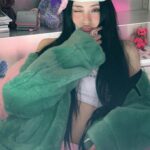 Huh Yun-jin Instagram - 🍬