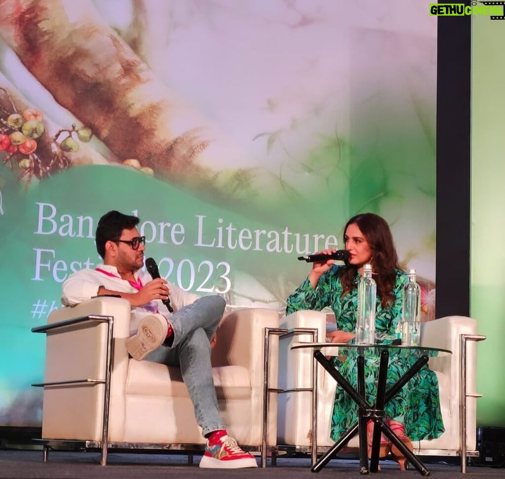 Huma Qureshi Instagram - A day well spent at The Bangalore Lit Festival with @_sidharth_jain_ 🤍 talking all things Zeba- An accidental superhero @harpercollinsin @asuitableagency