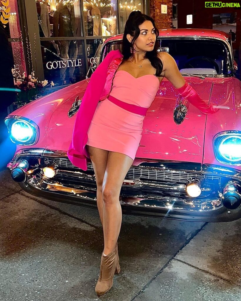 Humberly Gonzalez Instagram - you wanna go for a ride? 💕💖