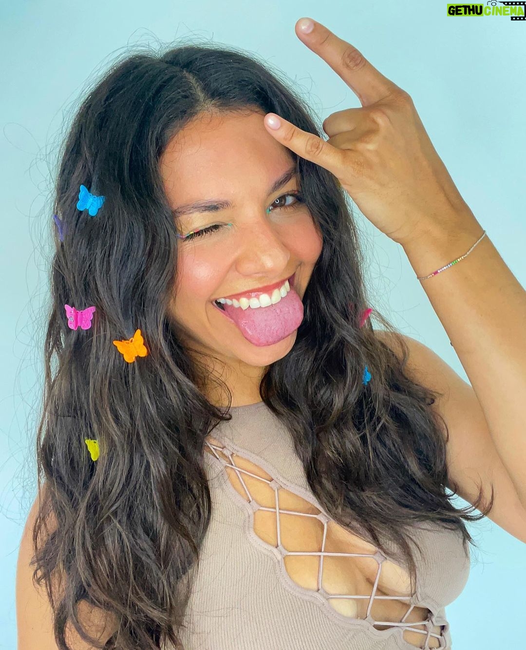 Humberly Gonzalez Instagram - β€οΈπ§‘πProudπππ . . . π Wearing my Pride limited-edition bracelet πππ Bijoux Birks is a proud sponsor of @getrealmovement an organization combatting 2SLGBTQ+ discrimination, racism & bullying through workshops, leadership development and marginalized youth support in hopes to break down prejudice, promote unity & foster compassion in our worldπ @maisonbirks #BijouxBirks #BirksWithPride #HappyPride #queer Toronto, Ontario
