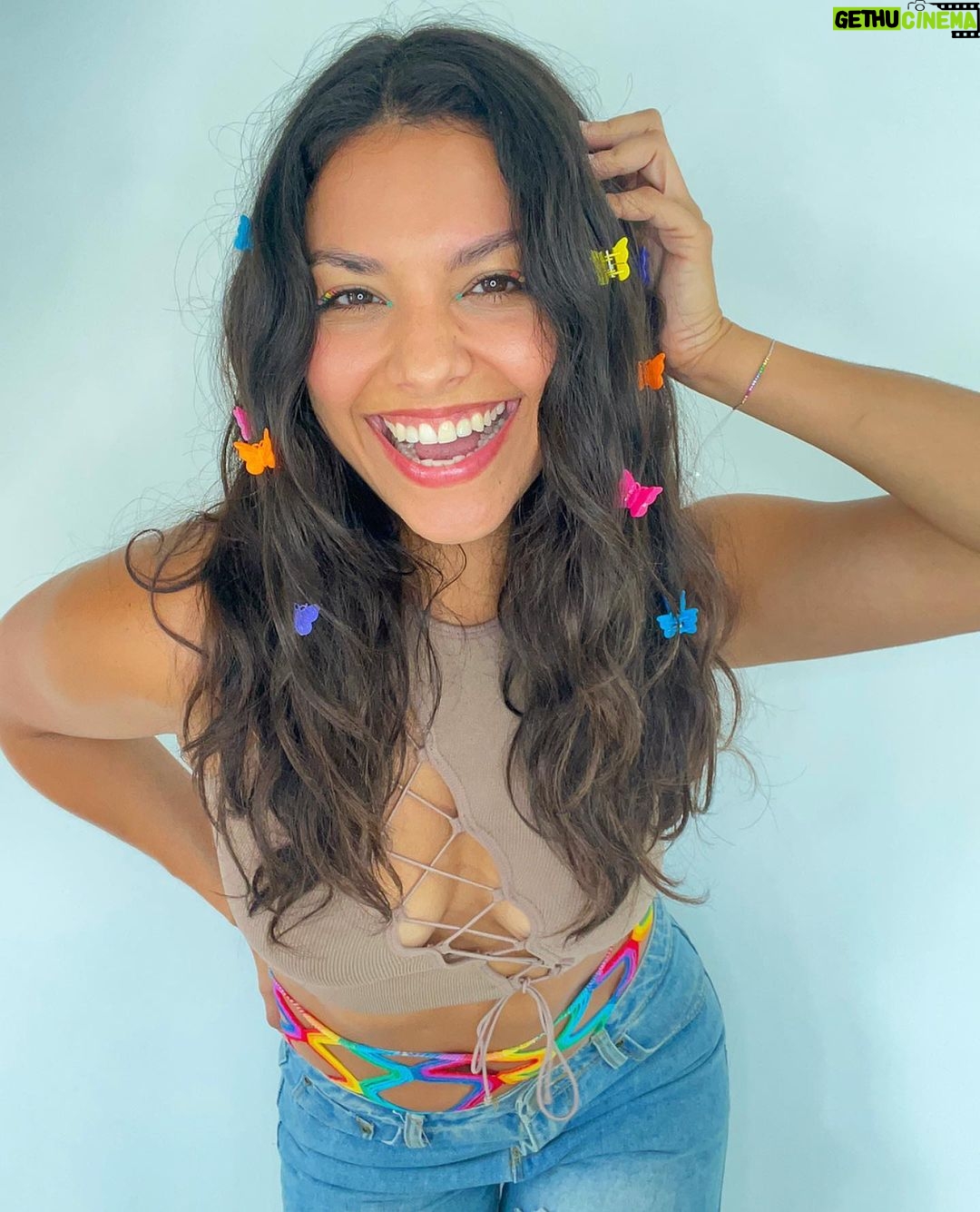 Humberly Gonzalez Instagram - β€οΈπ§‘πProudπππ . . . π Wearing my Pride limited-edition bracelet πππ Bijoux Birks is a proud sponsor of @getrealmovement an organization combatting 2SLGBTQ+ discrimination, racism & bullying through workshops, leadership development and marginalized youth support in hopes to break down prejudice, promote unity & foster compassion in our worldπ @maisonbirks #BijouxBirks #BirksWithPride #HappyPride #queer Toronto, Ontario