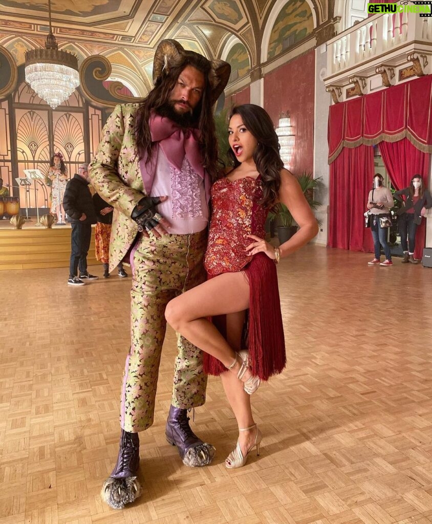 Humberly Gonzalez Instagram - SLUMBERLAND 💭🛌 Out today on @netflix ‼️ So happy I got the opportunity to be a part of this magical story Thank you @francishlawrence for your direction and vision!! It was a dream come true getting to show @prideofgypsies my salsa moves, we had so much fun learning the choreo by the brilliant minds of @melissamitro & @franswag 💃🏽 This entire cast is so special and I hope you have as much fun watching as we had making it✨ . . . . . #Slumberland #Netflix #Movie Dream World