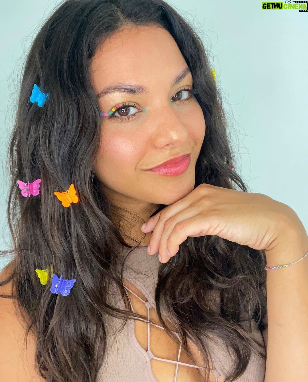 Humberly Gonzalez Instagram - β€οΈπ§‘πProudπππ . . . π Wearing my Pride limited-edition bracelet πππ Bijoux Birks is a proud sponsor of @getrealmovement an organization combatting 2SLGBTQ+ discrimination, racism & bullying through workshops, leadership development and marginalized youth support in hopes to break down prejudice, promote unity & foster compassion in our worldπ @maisonbirks #BijouxBirks #BirksWithPride #HappyPride #queer Toronto, Ontario