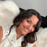 Humberly Gonzalez Instagram - Pretty Heavenly, right?😇 I’m back, and this time, giving you a tour of my home☁️🥯 . . . . . . #Philly #Philadelphia #CreamCheese #PhillyAngel #Commercial