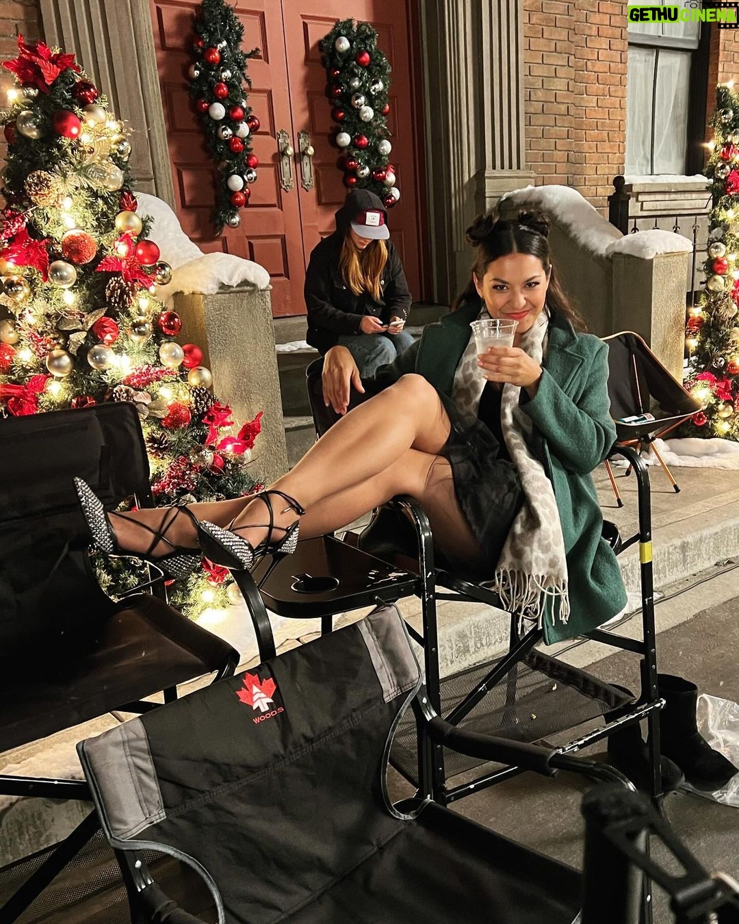 Humberly Gonzalez Instagram - I take a million and one photos and videos as many of you know so I must share some more of my time on “Friends and Family Christmas” 👩🏼❤️💋👩🏽🎄💝 1. YES, Bedford the bear was heavy and we fell in love with him🧸 2. Day 1 of filming, first scene we ever filmed was me showing up to take back my stolen gloves haha 3. the Brooklyn Artists squad, with the lovely @samanthalianacole and @therealjerhoffman 🤍 (it was a really hot day, christmas in the summer lol) 4. Pouring rain for @aliliebert and I big makeup (and make out) scene - we had to ADR the whole scene because of how loud it was☔️ 5. Loved the shoes but they hurt 😅 6. A tour of ‘Maetini Town’ our fake little christmas village, also i love @dandanthecostumeman 💕 7. Mamá y Papá 🥹🤍 8. Christmas dinner, not it wasn’t real, yes we had a lot of fun 9. First day on set together with @aliliebert 🤍 she’s she’s tall, i like it 10. Kareoke session with the best🎵 Nothing @britneyspears can’t get us through! #Hallmark #christmas #movie #bts