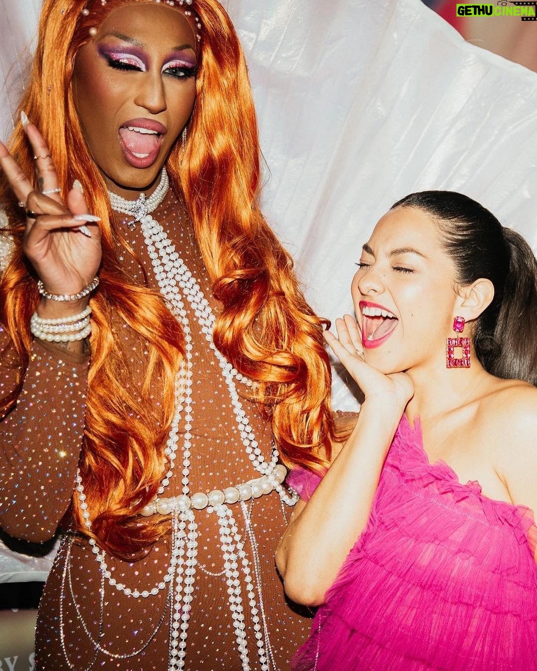 Humberly Gonzalez Instagram - We dress up, we go out, we take photos in all-gender bathrooms đđŊââī¸đđĒŠâ¨ Thank you @thequeenpriyanka for such a magical night!! Palais Royale