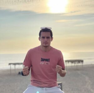 Humberto Bandenay Instagram - "Nunca quiero un problema. Pero si el problema viene a mi digo no hay problema 💯."
#mytime #look #beachday #salón #sun #teambandenay