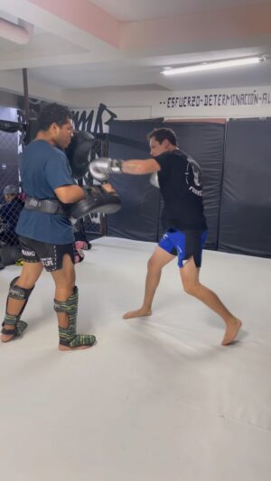 Humberto Bandenay Instagram - Galletita pe 🍪! 

🥊: @uppercut.pe
