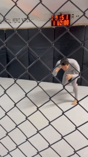 Humberto Bandenay Instagram - Esta vida me encantaa 🎶

📽 : @elmago.96 

#lutalivre #boalutalivre #teambandenay🔥 #dtc #iridiumsportsagency #thekingisback #plim #galletitape #submissions