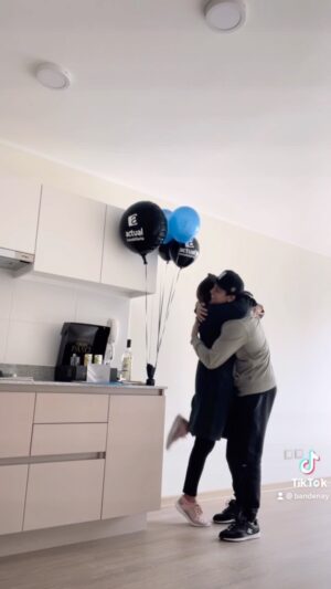 Humberto Bandenay Instagram - Gracias por apoyarme todos los días 
TE AMO MAMÁ , te dije que lo LOGRARÍA ❤️ 🙏 

SEGUNDO NIVEL DESBLOQUEADO , se logró el DEPA propio a base de mucho sacrificio y esfuerzo , gracias a los amigos de @eficasa.pe por el asesoramiento !!! VAMOS POR MÁS ! 

Amo mi trabajo 👊🏼🙏🔥

#depa #actual #teambandenay🔥  #bunker #galletitape  #mmafighter #dreams #iridiumsportsagency