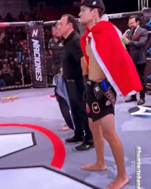 Humberto Bandenay Instagram - LO HICIMOS GENTE !!! Llevamos la victoria para PERU 👊🏼🙏❤️🇵🇪🔥

Gracias a todos los que confiaron en mí , los que estuvieron conmigo pese a todo , esta victoria va para ustedes ❤️👊🏼

ARRIBA PERU CARAJO !!! 

hey bro @jasonkhouse  Let's do it again, Peru wants to see me in the big leagues 🇵🇪🔥

Gracias auspiciadores , entrenadores ( @bancherorenzo  @dogo89  @saron_coach  @guillermocondor ) y equipo , los quiero