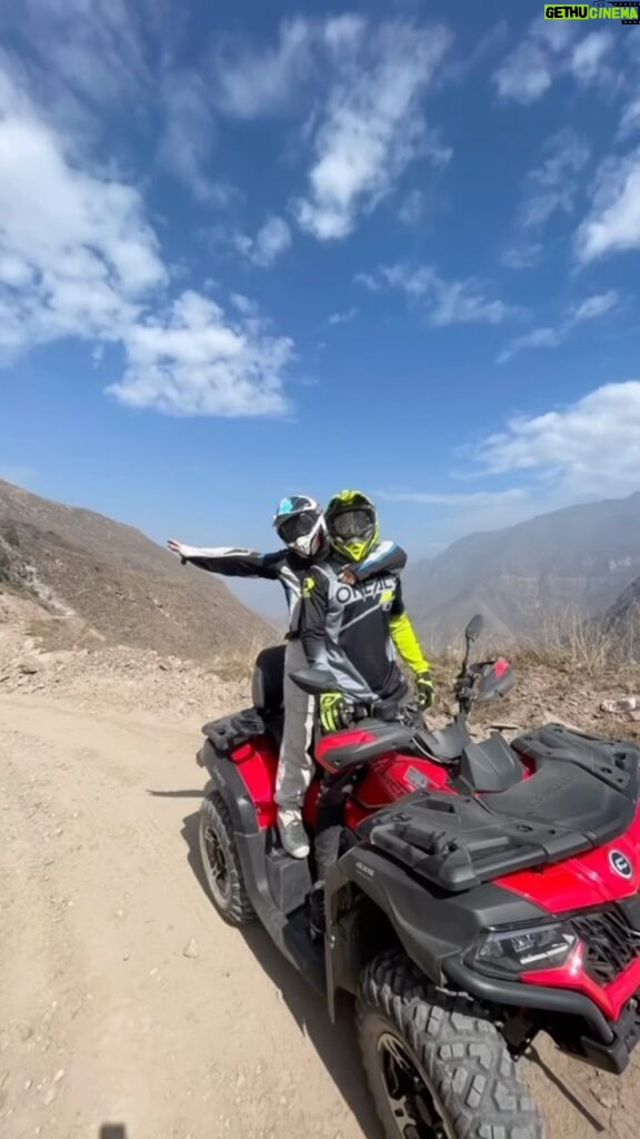Humberto Bandenay Instagram - Un domingo de aventura con ella ❤️ Conocimos los pueblitos de ANTIOQUÍA ( 1526 msnm ) luego fuimos a distrito de SAN JOSÉ DE CHORRILLOS (2740 msnm ) y terminamos en LANGA (2856 msnm )