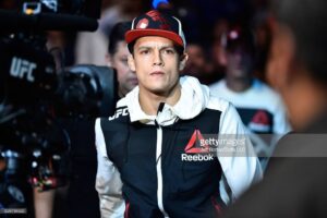 Humberto Bandenay Instagram - La unica cosa que pasa por mi mente es GANAR , quiero una oportunidad mas en febrero , estoy trabajando duro para esto ! Con cualquier 145 bs en @ufc , Vamos hacer esto ! #Peru #UFC  @iridiumsports @iridiumsportsagency @colinoyama