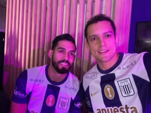 Humberto Bandenay Instagram - Hoy fue un gran día junto al club de mis amores @alianzalima , atentos a lo que se viene por el mes de octubre 💜🤍 

ARRIBA ALIANZA TLV ! Se viene el TRI 🏆🏆🏆

#alianzalimacorazón #mesmorado💜 #señordelosmilagros #matvte #morado #grone #mma