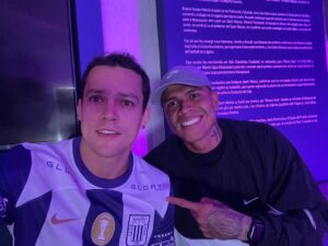 Humberto Bandenay Instagram - Hoy fue un gran día junto al club de mis amores @alianzalima , atentos a lo que se viene por el mes de octubre 💜🤍 

ARRIBA ALIANZA TLV ! Se viene el TRI 🏆🏆🏆

#alianzalimacorazón #mesmorado💜 #señordelosmilagros #matvte #morado #grone #mma